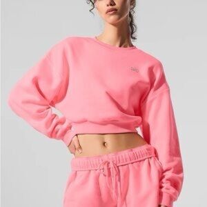 Alo Accolade Cropped Crewneck Neon Bubblegum NwT XS